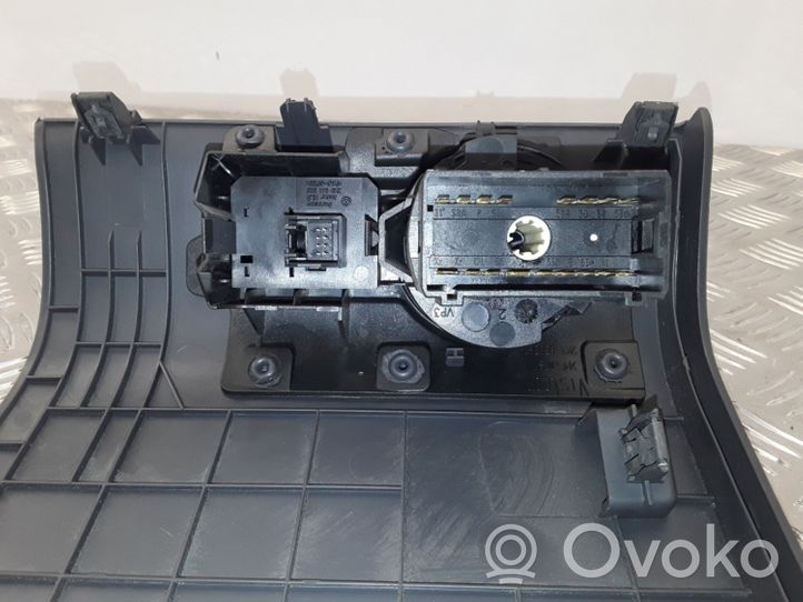 Volkswagen Caddy Garniture panneau inférieur de tableau de bord 2K1858367E