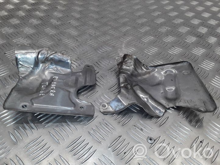 BMW 1 E82 E88 Heat shield in engine bay 7558905