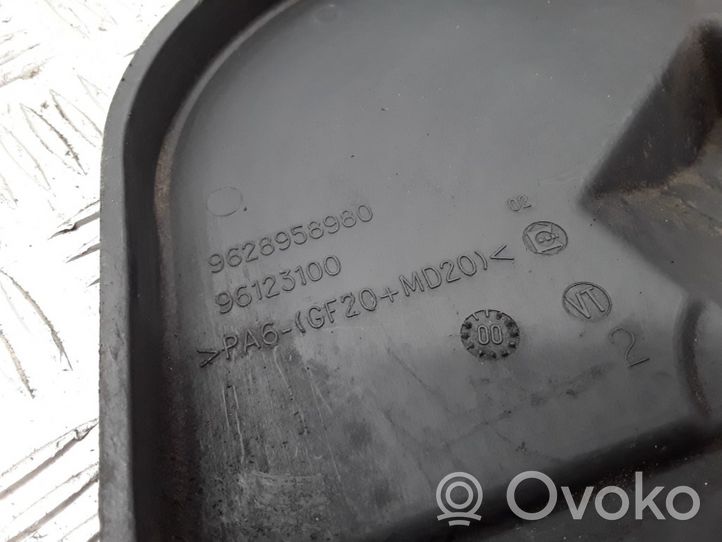 Citroen C3 Osłona paska / łańcucha rozrządu 9628958980