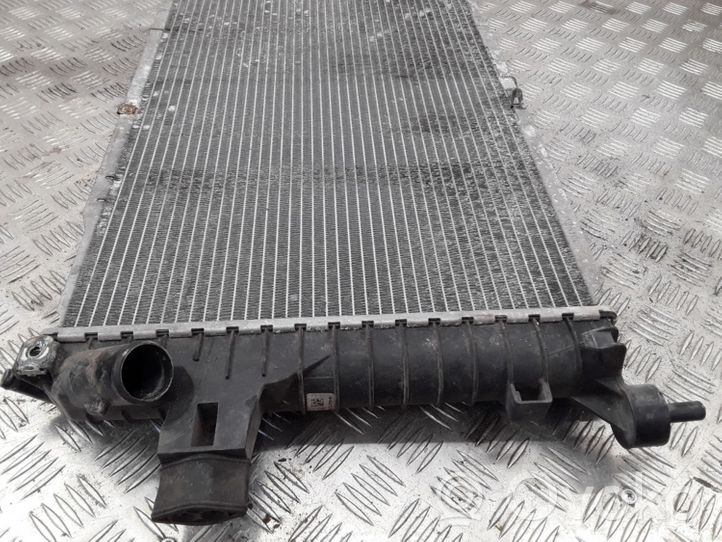 Opel Astra H Radiateur de refroidissement 13143570