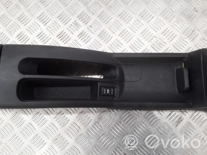 Nissan Note (E11) Consola central 96910AX600