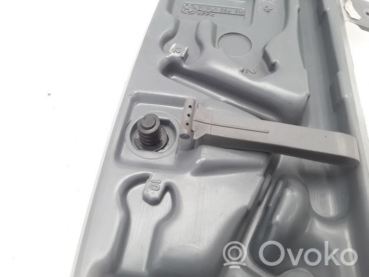 BMW 3 E46 Rivestimento vano della ruota di scorta 1094910