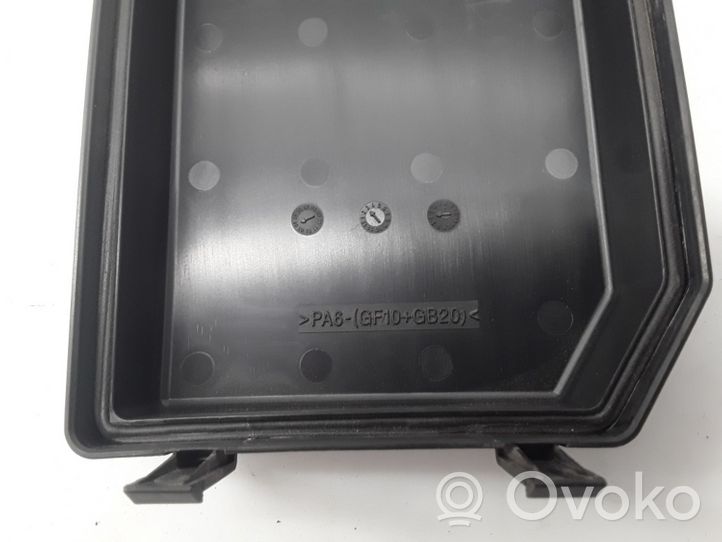 Jaguar X-Type Dangtelis saugiklių dėžės 