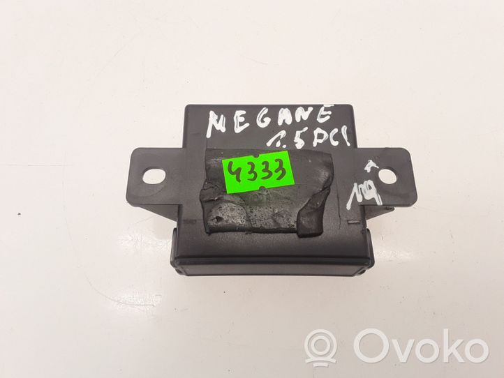 Renault Megane III Boîtier module alarme 4M5418R0A