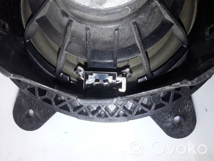 Renault Clio III Enceinte de porte arrière 281440962R