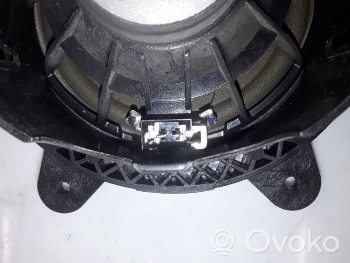 Renault Clio III Enceinte de porte arrière 281440962R