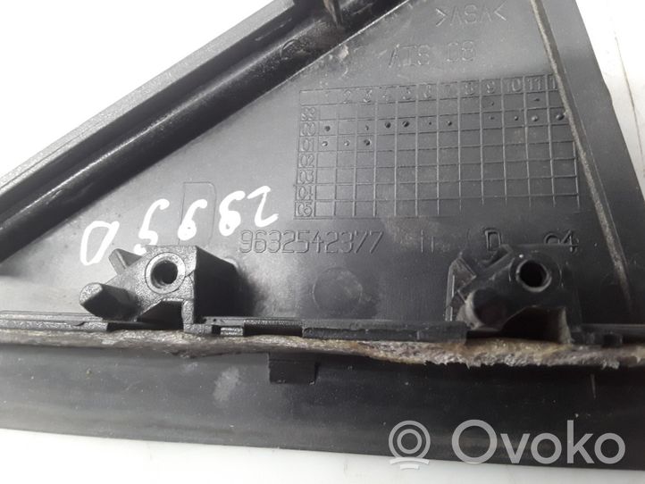 Citroen C5 Takaoven lista (muoto) 9632542377