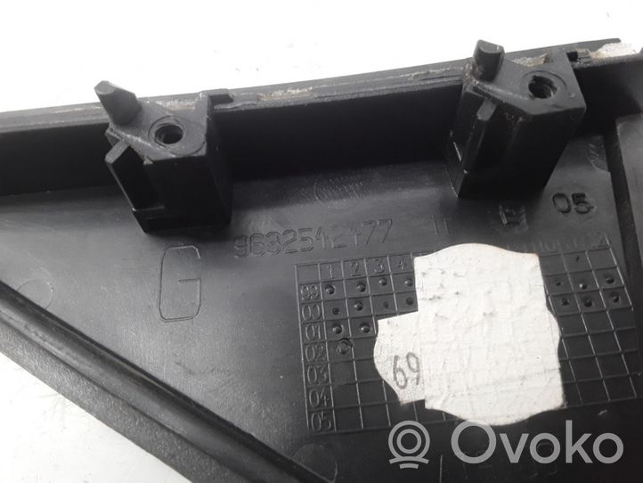 Citroen C5 Takaoven lista (muoto) 9632542477