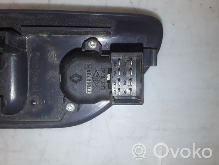 Renault Espace III Electric window control switch 7701708150