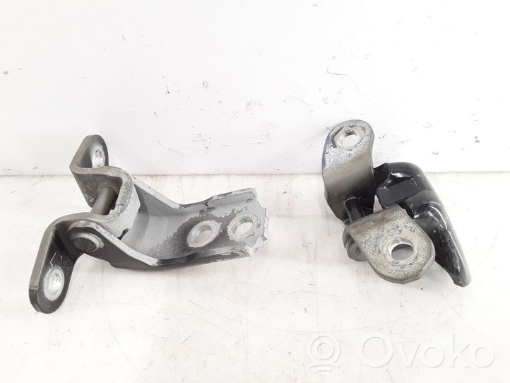 Toyota Avensis T270 Set di cerniere portiera anteriore 