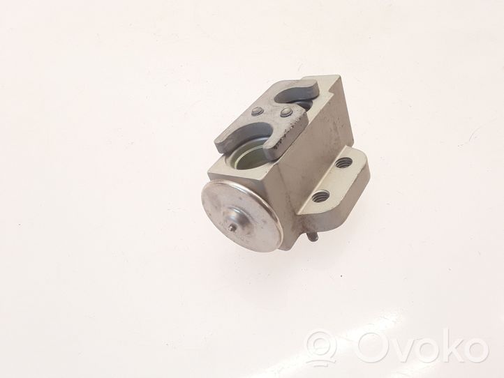 Audi A5 8T 8F Klimaventil Expansionsventil H7995002