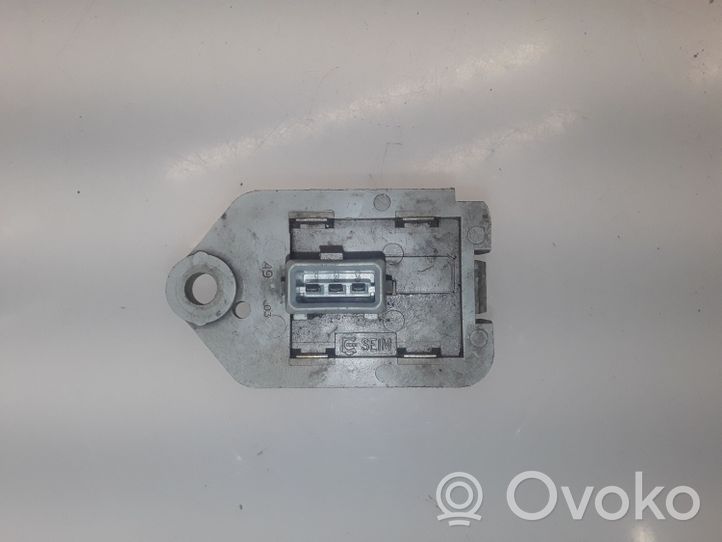 Citroen Xsara Picasso Relè della ventola di raffreddamento 9641212580