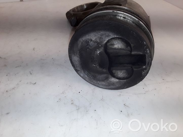 Toyota Corolla E110 Piston avec bielle 