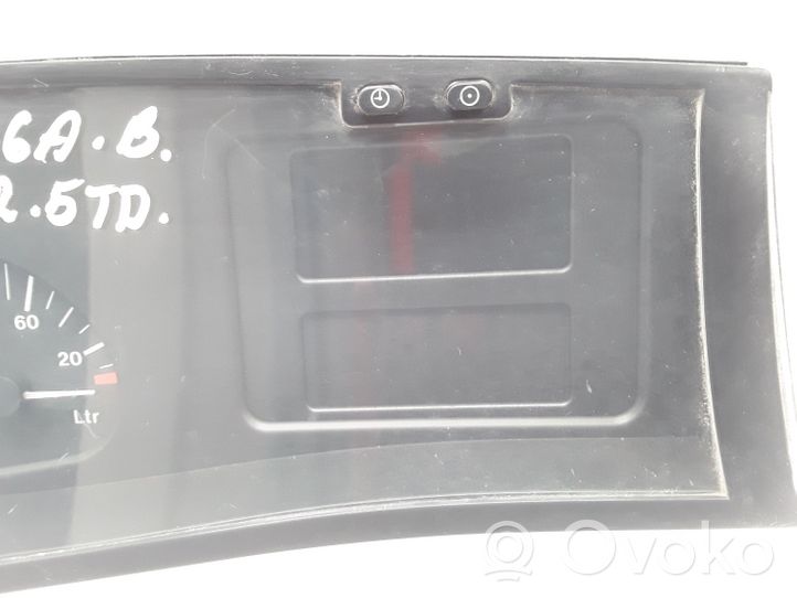 Opel Omega B1 Speedometer (instrument cluster) 90493819