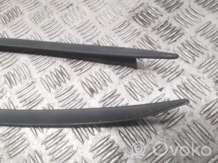 Opel Corsa C Windshield trim 013106281