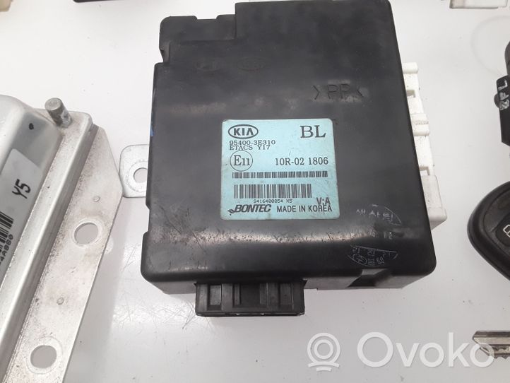 KIA Sorento Komputer / Sterownik ECU i komplet kluczy 391004A810