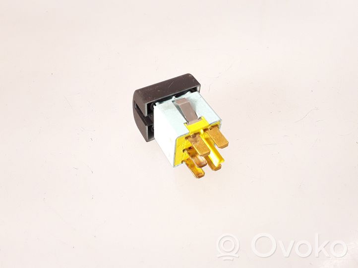 Opel Omega B1 Przycisk / Przełącznik ogrzewania szyby przedniej / czołowej 90565720