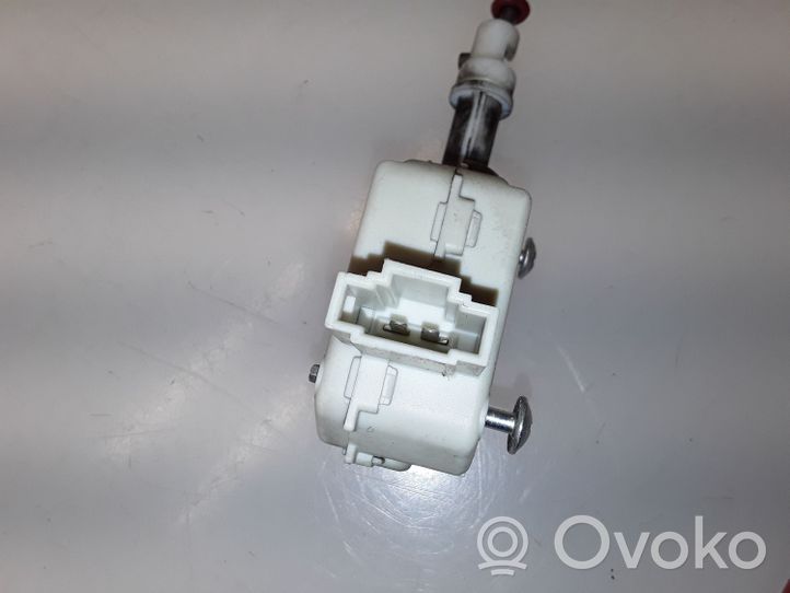 Audi A6 S6 C5 4B Verrouillage du bouchon du réservoir de carburant 4B9862153