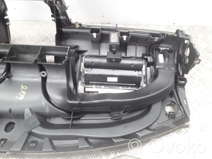 Renault Megane II Panelė 8200288181