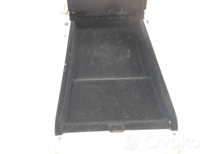 Volkswagen Phaeton Rear seat armrest 