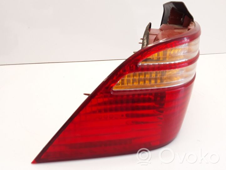 Honda Legend III KA9 Lampa tylna P000R1336