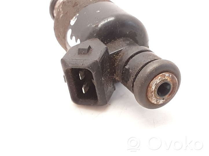 Opel Combo B Injecteur de carburant 17092023