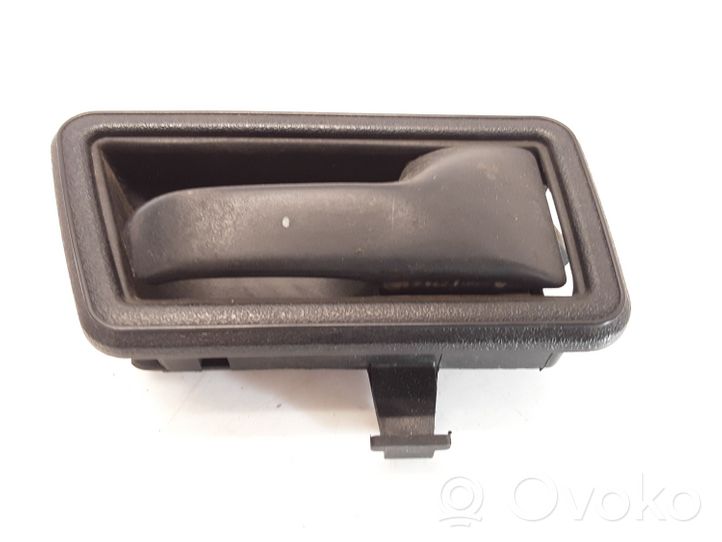 Volkswagen PASSAT B2 Rear door interior handle 321837236A