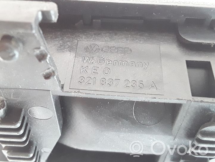 Volkswagen PASSAT B2 Manecilla interna puerta delantera 321837235A