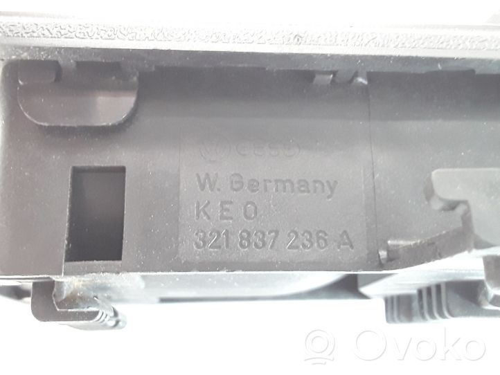 Volkswagen PASSAT B2 Maniglia interna per portiera anteriore 321837236A