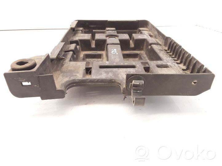 Volvo S40, V40 Boîte de batterie 864205