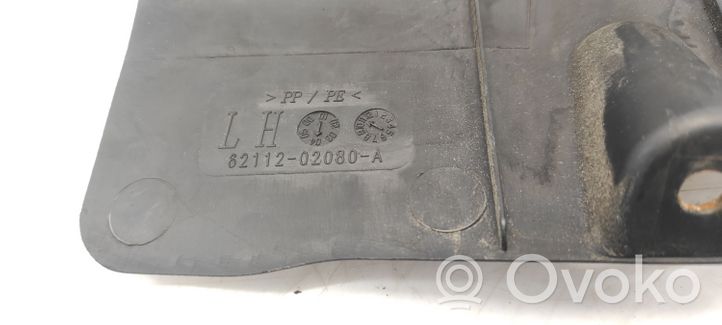 Toyota Corolla E120 E130 Rivestimento vano piedi laterale 6211202080A