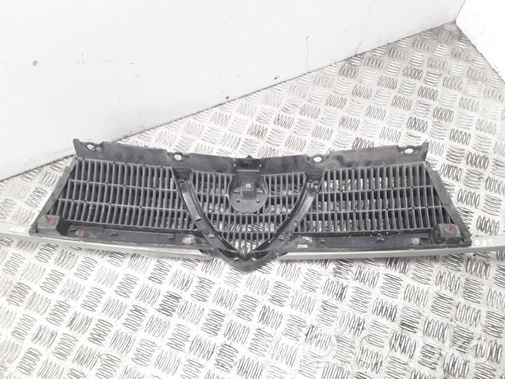 Alfa Romeo 155 Griglia superiore del radiatore paraurti anteriore 