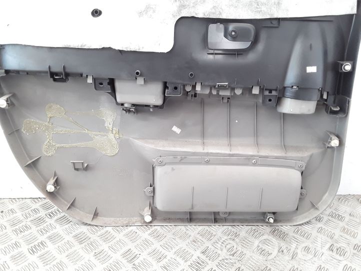 Daihatsu Sirion Rivestimento del pannello della portiera anteriore 67060B1010