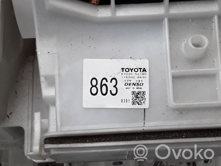 Toyota Yaris Verso Carcasa de montaje de la caja de climatización interior 8703052180