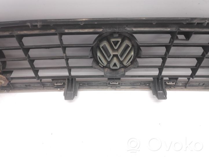 Volkswagen Golf II Front bumper upper radiator grill 