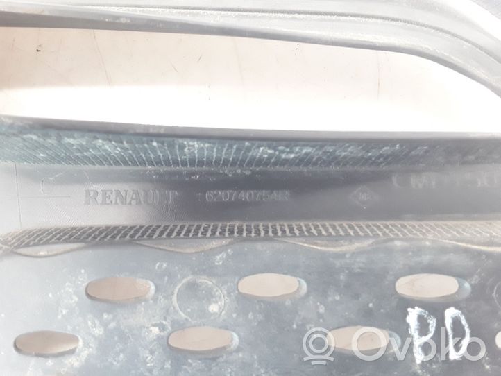 Renault Captur Kratka dolna zderzaka przedniego 620740754R