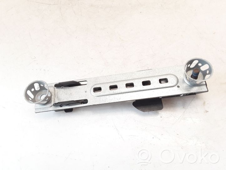 Porsche Cayenne (9PA) Rail de réglage hauteur de ceinture de sécurité 7L0857819F