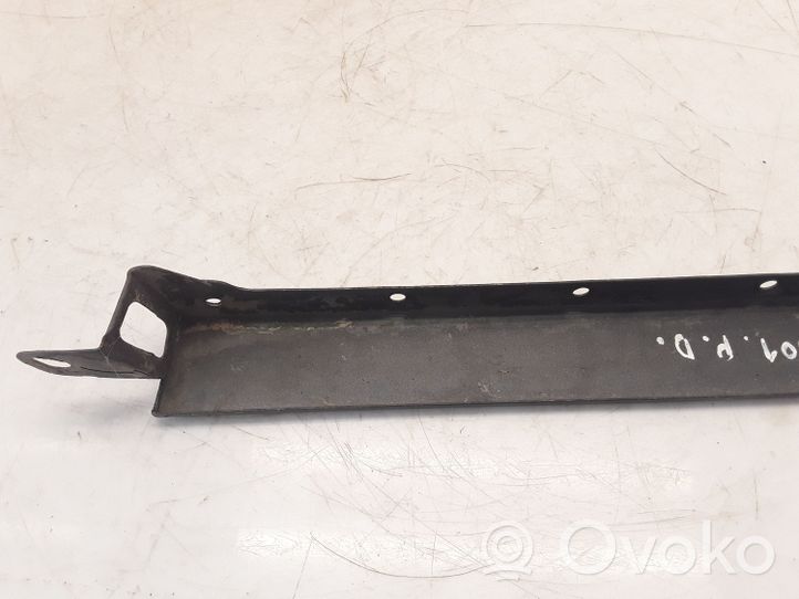 Mercedes-Benz E W124 Rivestimento sotto il faro/fanale 199U