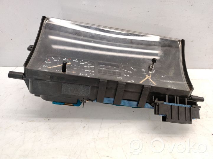 Volkswagen Polo II 86C 2F Tachimetro (quadro strumenti) 5440119300