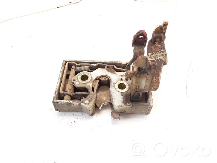 Audi 80 90 B2 Etuoven lukko 813837016B