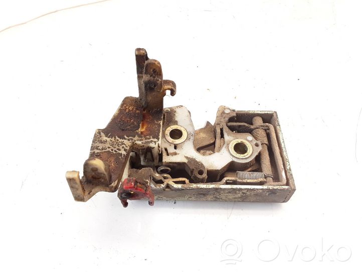 Audi 80 90 B2 Etuoven lukko 813837016B