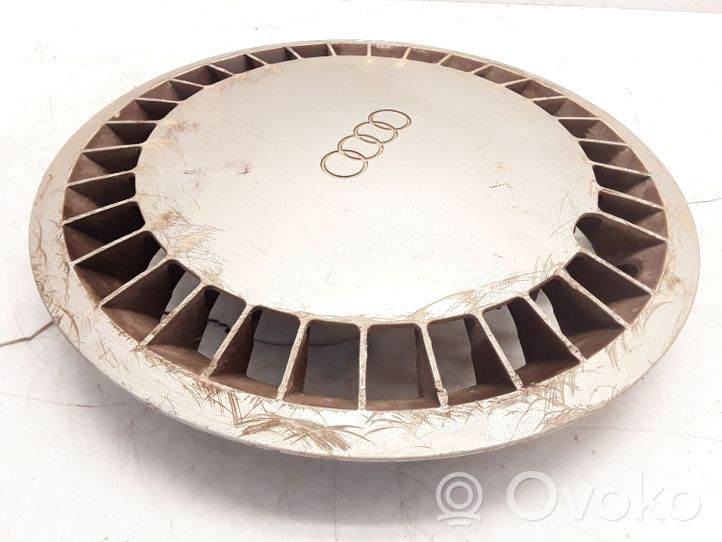 Audi 80 90 B2 R 14 rato gaubtas (-ai) 811601147B