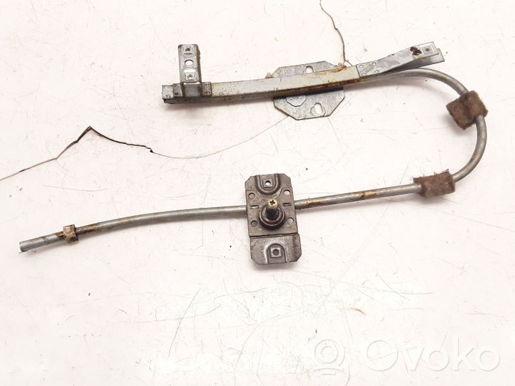 Audi 80 90 B2 Mechaninis galinio lango pakėlimo mechanizmas 813839399C