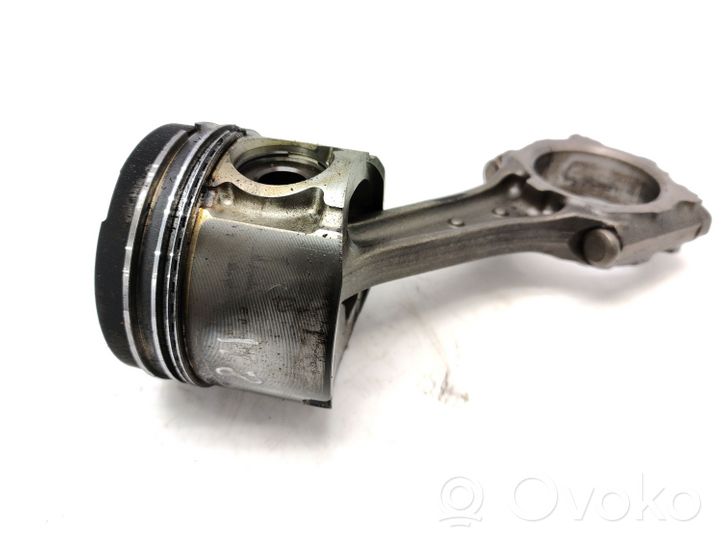 Opel Astra H Piston with connecting rod P885