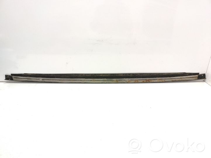 Mazda 929 Rivestimento di protezione sottoporta del bagagliaio/baule 