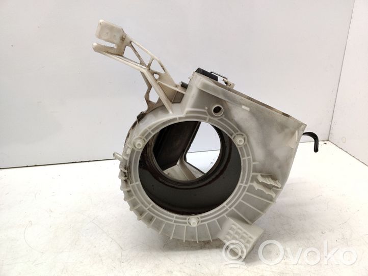 Mazda 929 Salono oro mazgo plastikinis korpusas HE2261140