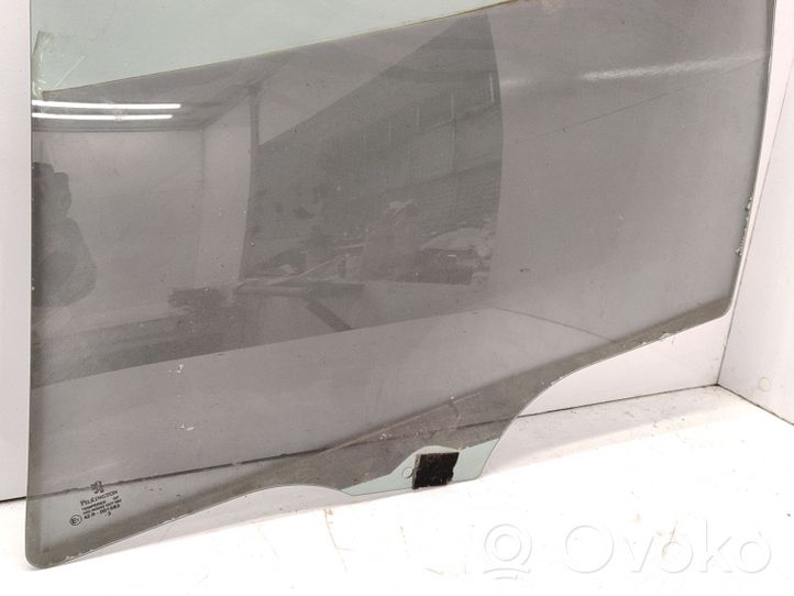 Peugeot 206 Vetro del finestrino della portiera posteriore 43R001583