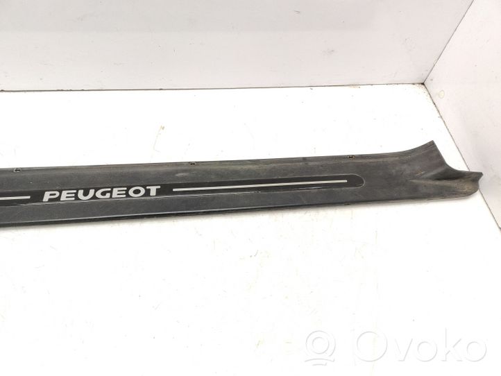 Peugeot 406 Priekinio slenksčio apdaila (vidinė) ZU06480410