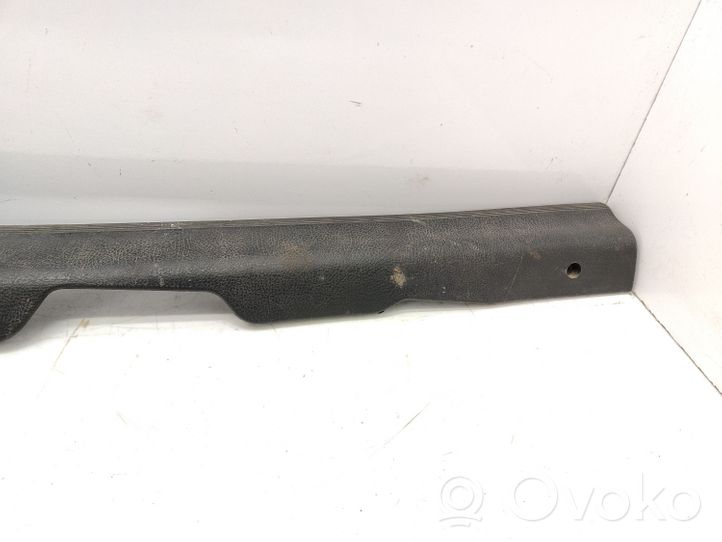 Peugeot 406 Etuoven kynnyksen suojalista ZU06480010