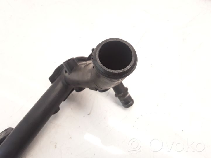 Renault Megane II Tuyau de liquide de refroidissement moteur 8200261590D